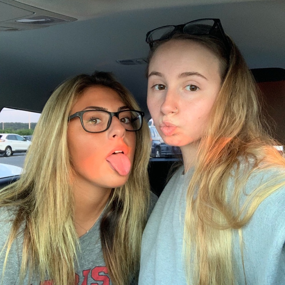 Meet your Posher, Danielle